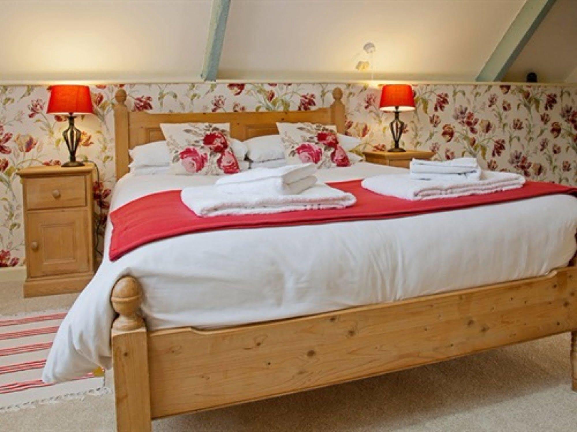 Hotel The Lion At West Pennard Zewnętrze zdjęcie The Rose Room