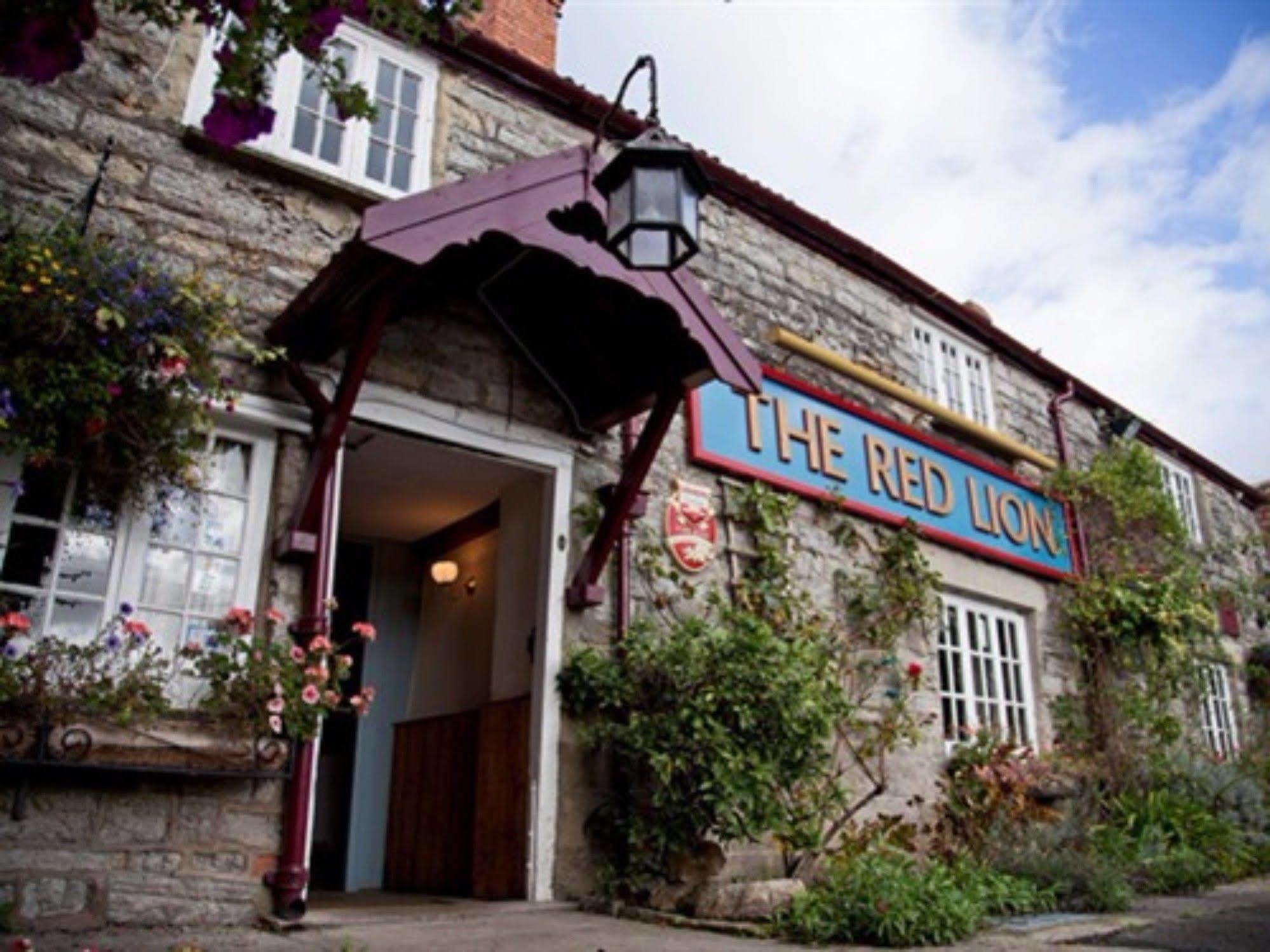 Hotel The Lion At West Pennard Zewnętrze zdjęcie The Red Lion